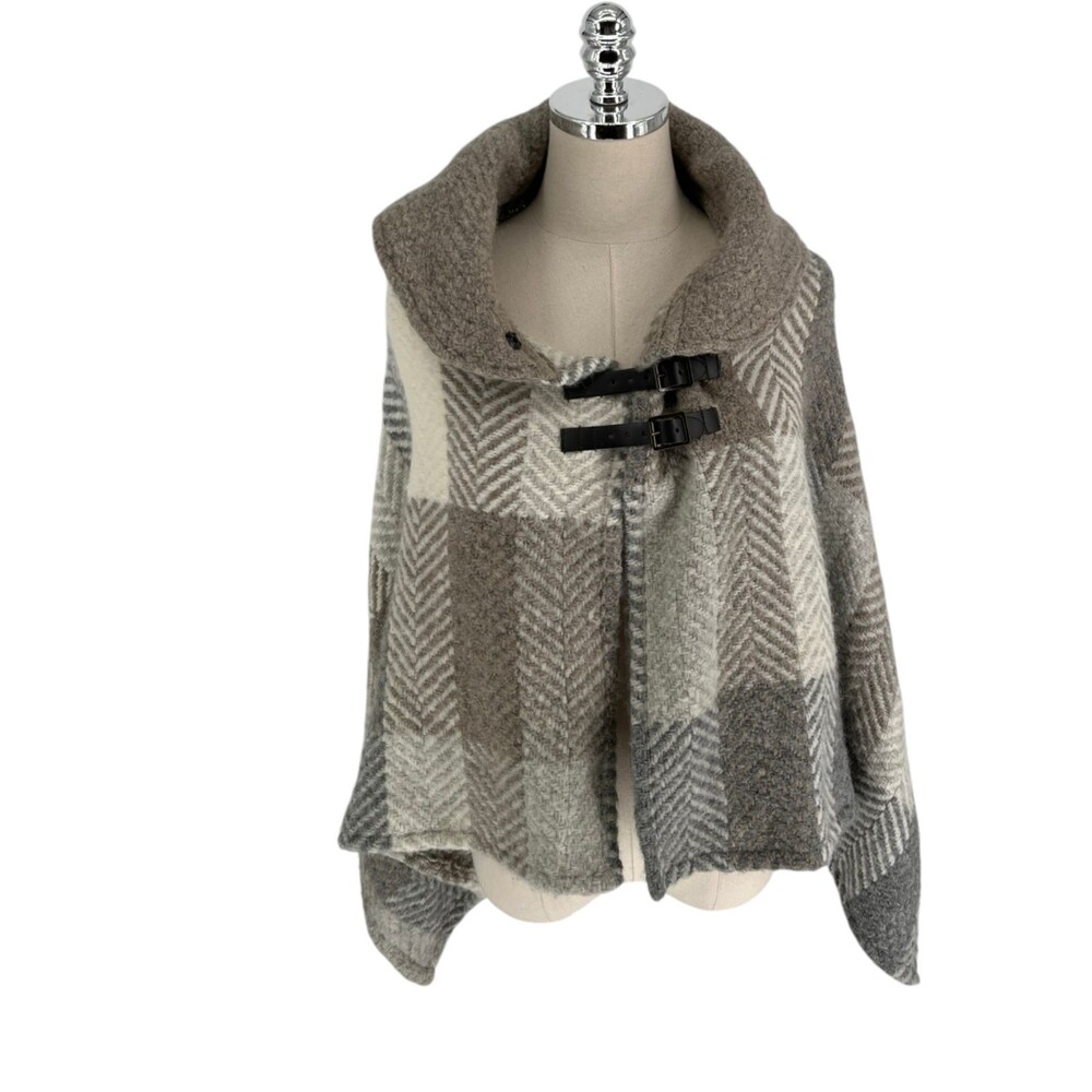 John Branigan Cape Women's Size One Size Grey White Herringbone Plaid